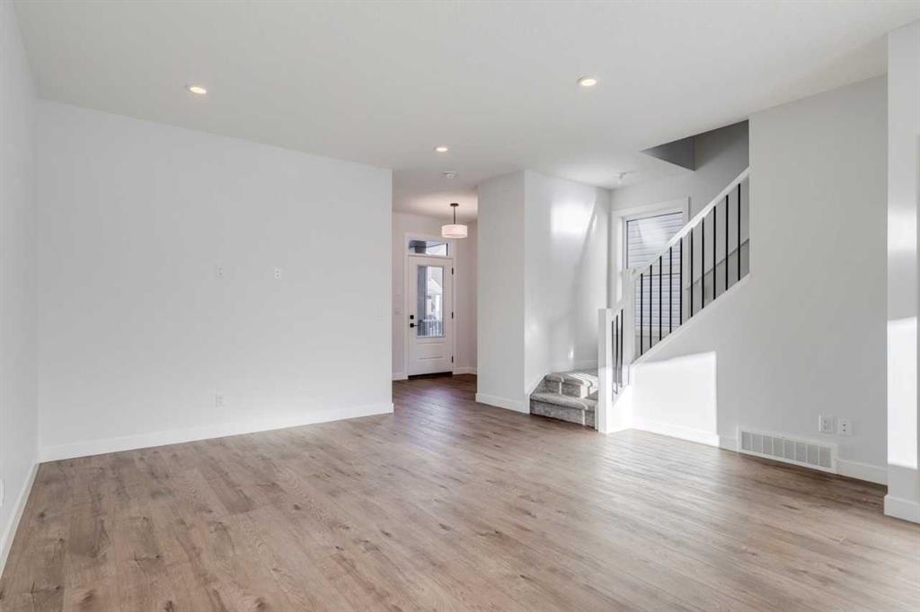 Picture for 33 Savanna Place NE