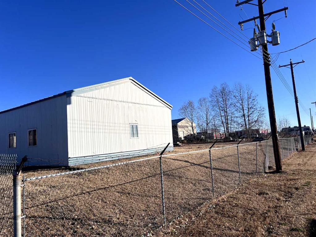 Picture for 5025 45 Avenue  https://www.cirrealty.ca/reb/cara/4/A2264754_6.jpg