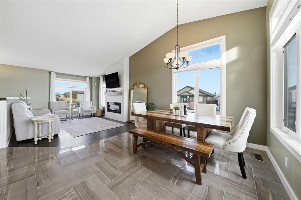Picture for 199 Robinson Avenue  https://www.cirrealty.ca/reb/cara/4/A2265824_10.jpg