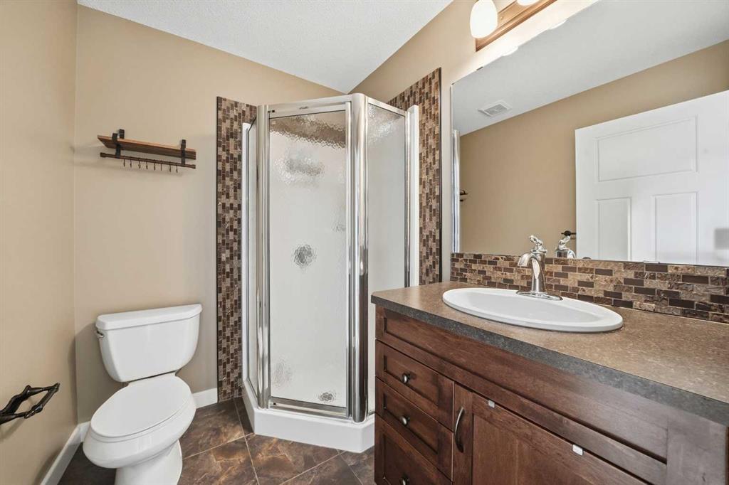 Picture for 199 Robinson Avenue  https://www.cirrealty.ca/reb/cara/4/A2265824_16.jpg