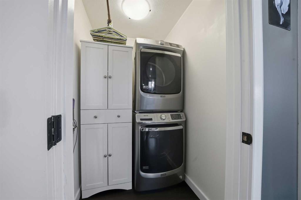 Picture for 199 Robinson Avenue  https://www.cirrealty.ca/reb/cara/4/A2265824_25.jpg