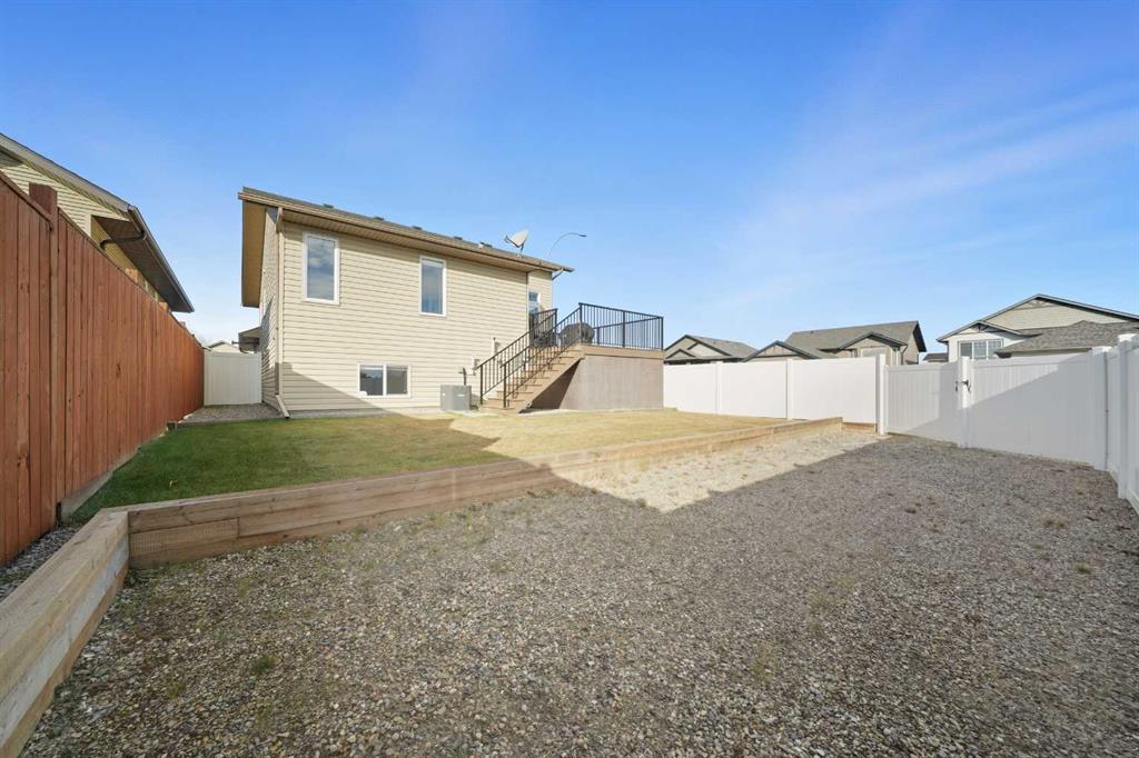 Picture for 199 Robinson Avenue  https://www.cirrealty.ca/reb/cara/4/A2265824_29.jpg