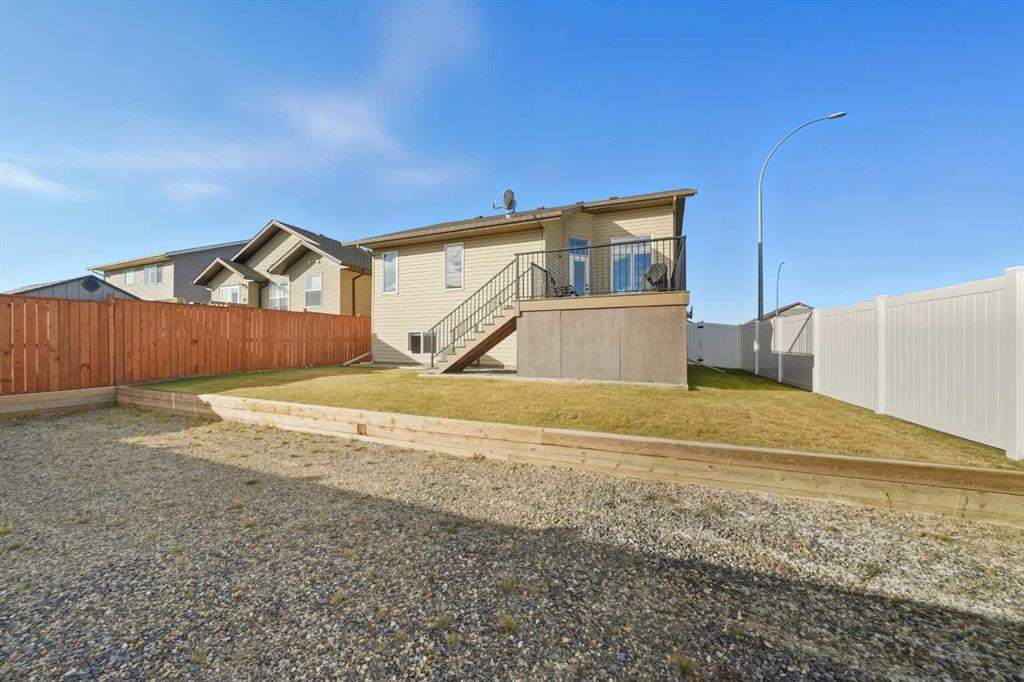 Picture for 199 Robinson Avenue  https://www.cirrealty.ca/reb/cara/4/A2265824_30.jpg