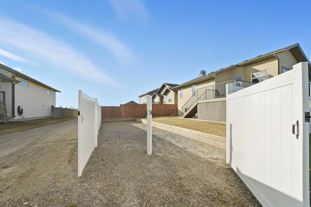 Picture for 199 Robinson Avenue  https://www.cirrealty.ca/reb/cara/4/A2265824_31.jpg
