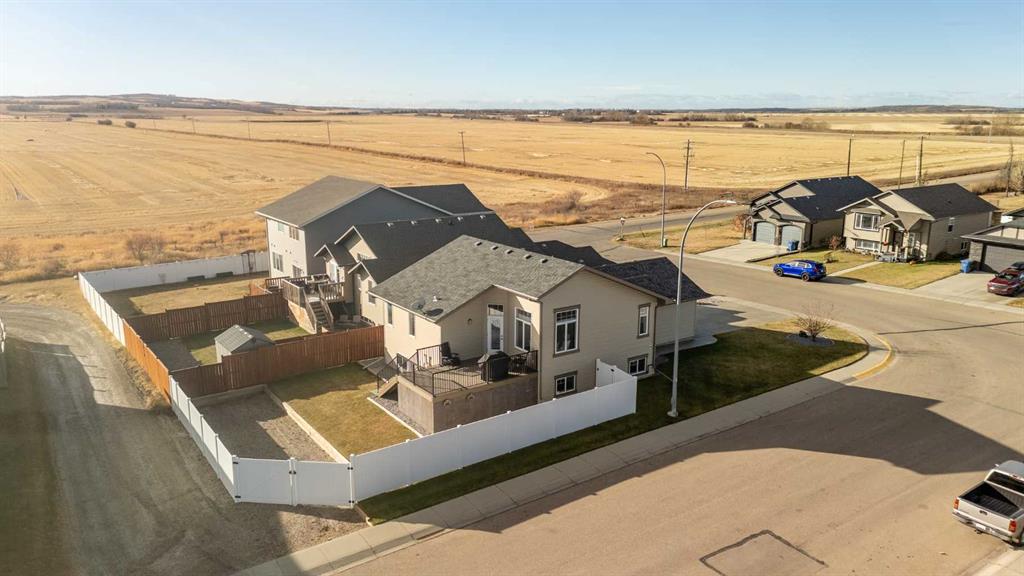 Picture for 199 Robinson Avenue  https://www.cirrealty.ca/reb/cara/4/A2265824_32.jpg