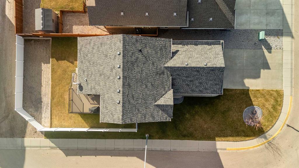 Picture for 199 Robinson Avenue  https://www.cirrealty.ca/reb/cara/4/A2265824_33.jpg