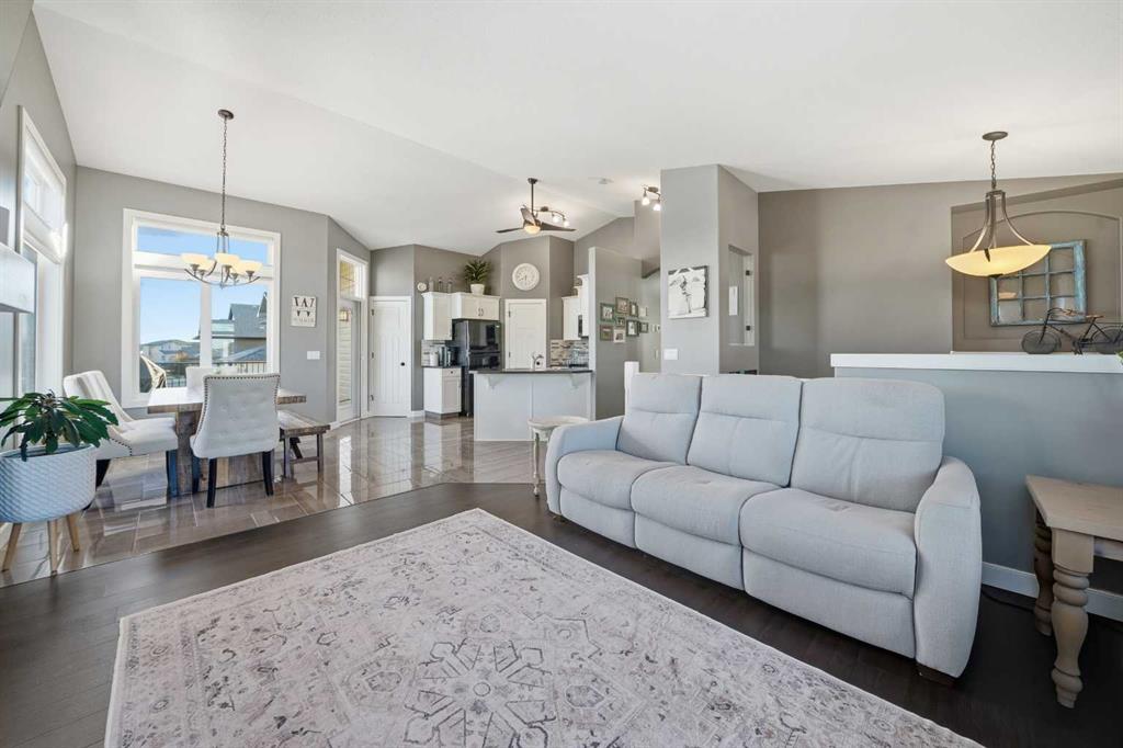 Picture for 199 Robinson Avenue  https://www.cirrealty.ca/reb/cara/4/A2265824_8.jpg