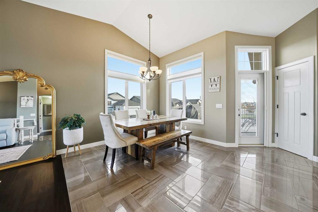 Picture for 199 Robinson Avenue  https://www.cirrealty.ca/reb/cara/4/A2265824_9.jpg