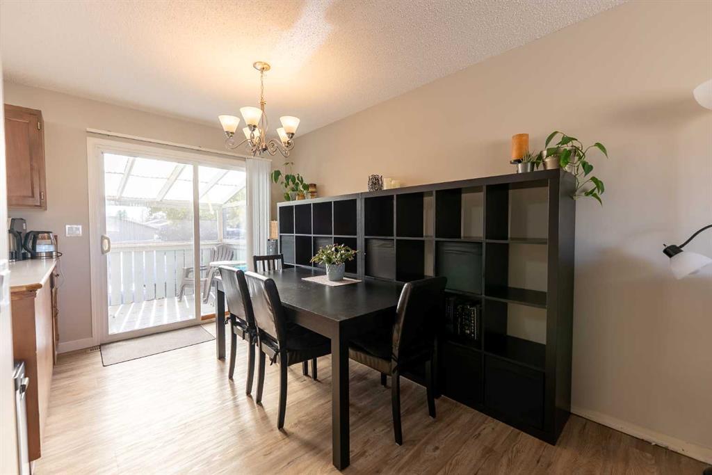 Picture for 35 Oak Street  https://www.cirrealty.ca/reb/cara/4/A2266134_10.jpg