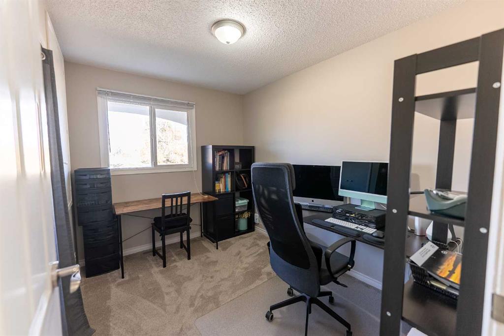 Picture for 35 Oak Street  https://www.cirrealty.ca/reb/cara/4/A2266134_18.jpg