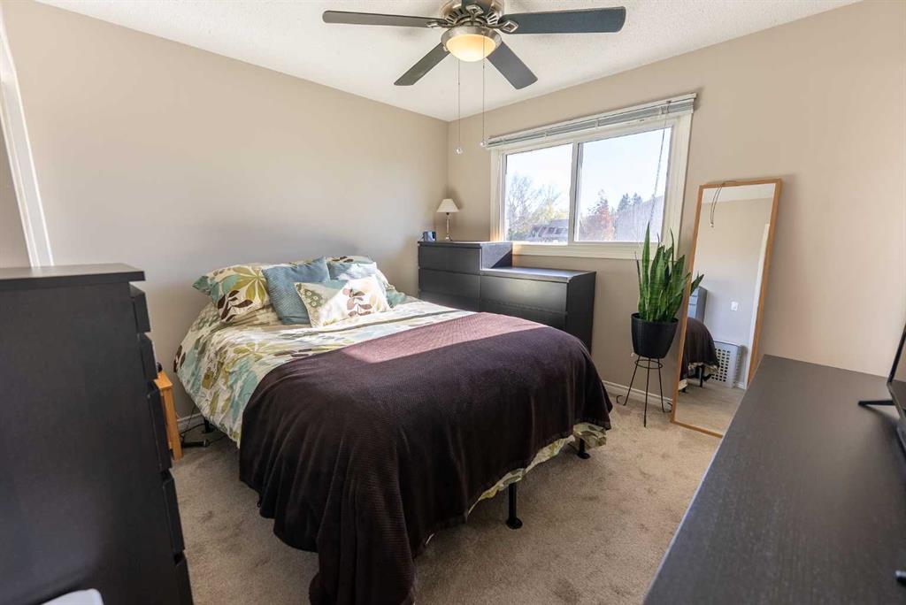 Picture for 35 Oak Street  https://www.cirrealty.ca/reb/cara/4/A2266134_19.jpg