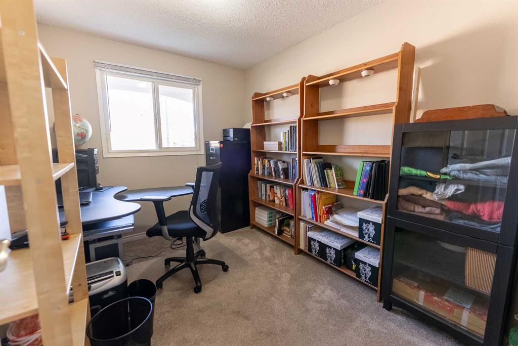Picture for 35 Oak Street  https://www.cirrealty.ca/reb/cara/4/A2266134_22.jpg