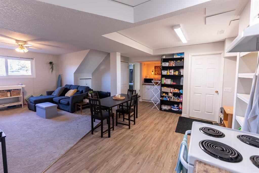 Picture for 35 Oak Street  https://www.cirrealty.ca/reb/cara/4/A2266134_26.jpg