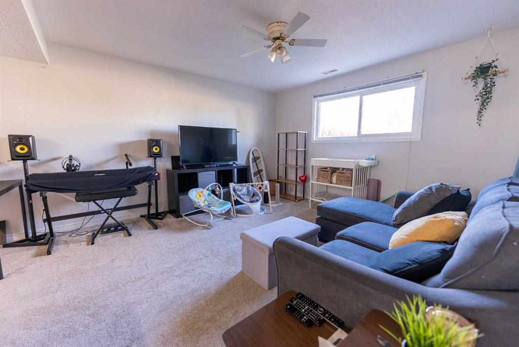 Picture for 35 Oak Street  https://www.cirrealty.ca/reb/cara/4/A2266134_28.jpg