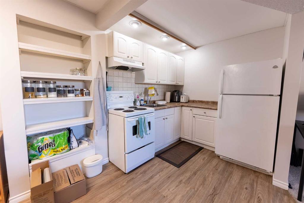 Picture for 35 Oak Street  https://www.cirrealty.ca/reb/cara/4/A2266134_29.jpg