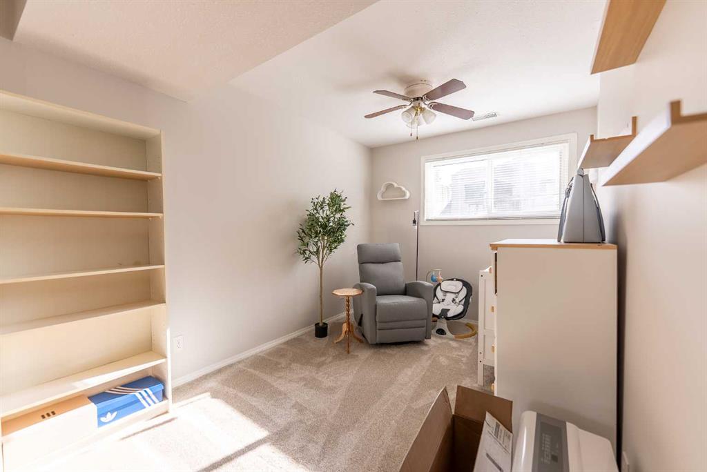 Picture for 35 Oak Street  https://www.cirrealty.ca/reb/cara/4/A2266134_33.jpg