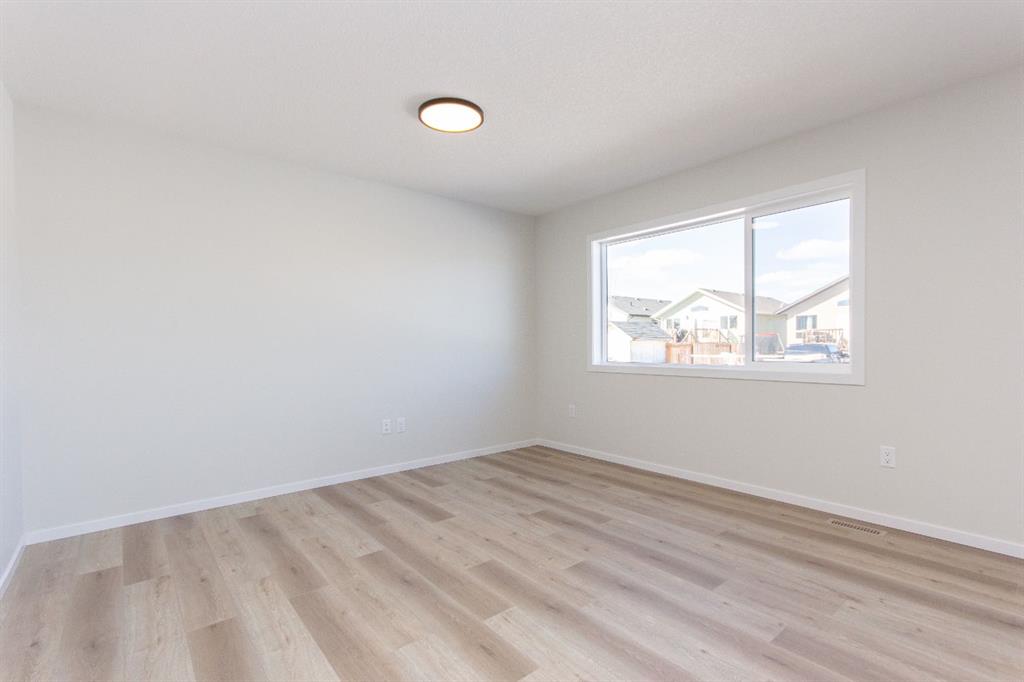 Picture for 17 Trinity Street  https://www.cirrealty.ca/reb/cara/4/A2266584_10.jpg