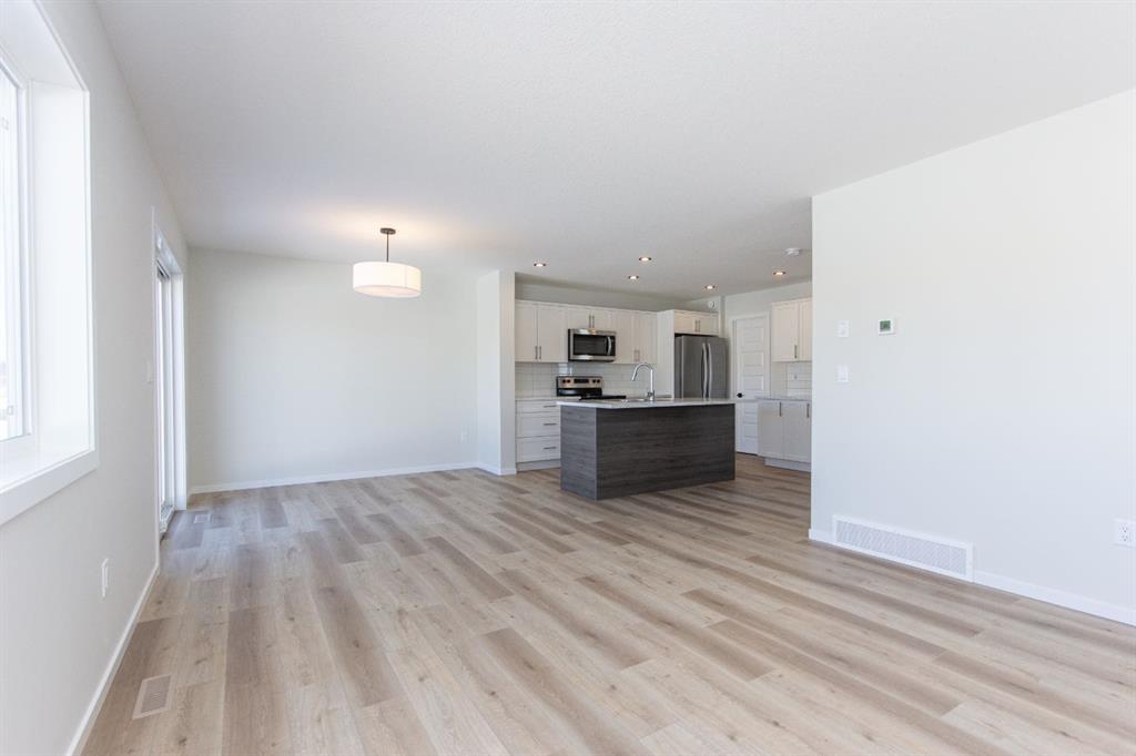 Picture for 17 Trinity Street  https://www.cirrealty.ca/reb/cara/4/A2266584_11.jpg