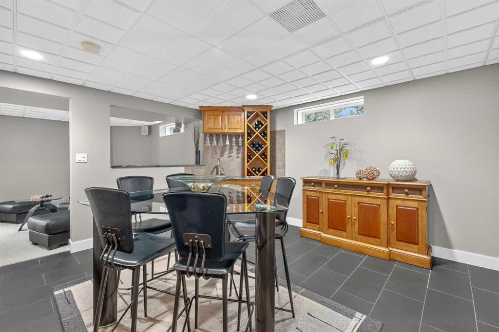 Picture for 398 Marina Bay Place  https://www.cirrealty.ca/reb/cara/4/A2266654_29.jpg