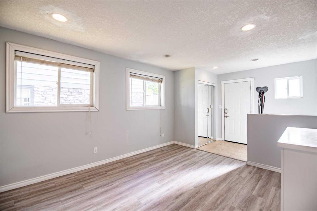 Picture for 3905 50 Street  https://www.cirrealty.ca/reb/cara/4/A2266694_11.jpg