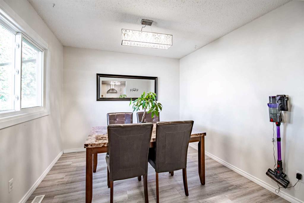 Picture for 3905 50 Street  https://www.cirrealty.ca/reb/cara/4/A2266694_17.jpg
