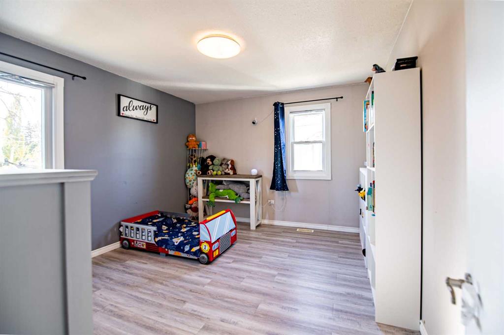 Picture for 3905 50 Street  https://www.cirrealty.ca/reb/cara/4/A2266694_24.jpg