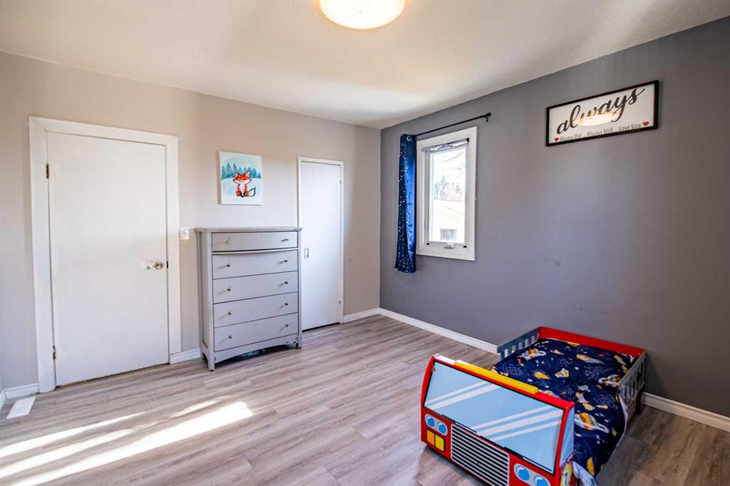 Picture for 3905 50 Street  https://www.cirrealty.ca/reb/cara/4/A2266694_26.jpg
