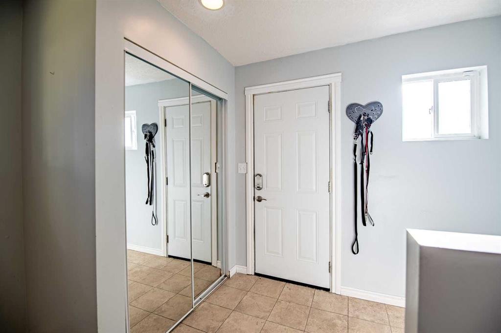 Picture for 3905 50 Street  https://www.cirrealty.ca/reb/cara/4/A2266694_27.jpg