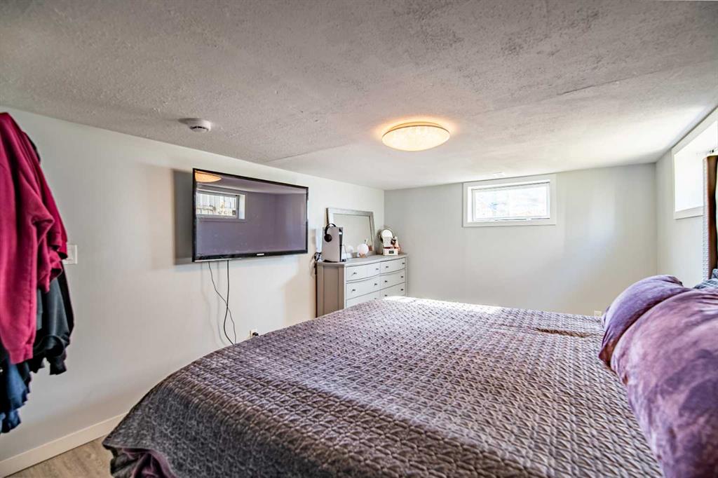 Picture for 3905 50 Street  https://www.cirrealty.ca/reb/cara/4/A2266694_29.jpg