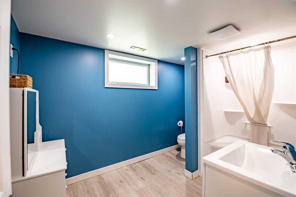 Picture for 3905 50 Street  https://www.cirrealty.ca/reb/cara/4/A2266694_31.jpg