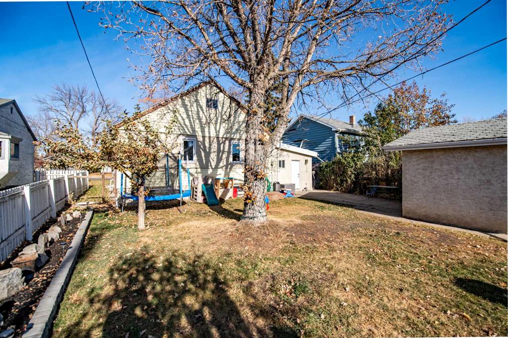 Picture for 3905 50 Street  https://www.cirrealty.ca/reb/cara/4/A2266694_40.jpg
