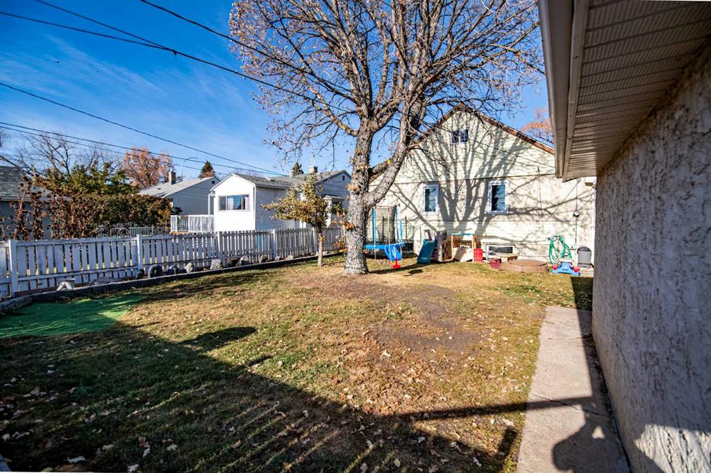 Picture for 3905 50 Street  https://www.cirrealty.ca/reb/cara/4/A2266694_42.jpg