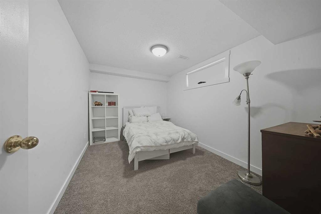 Picture for 39 Denison Crescent  https://www.cirrealty.ca/reb/cara/4/A2266944_22.jpg