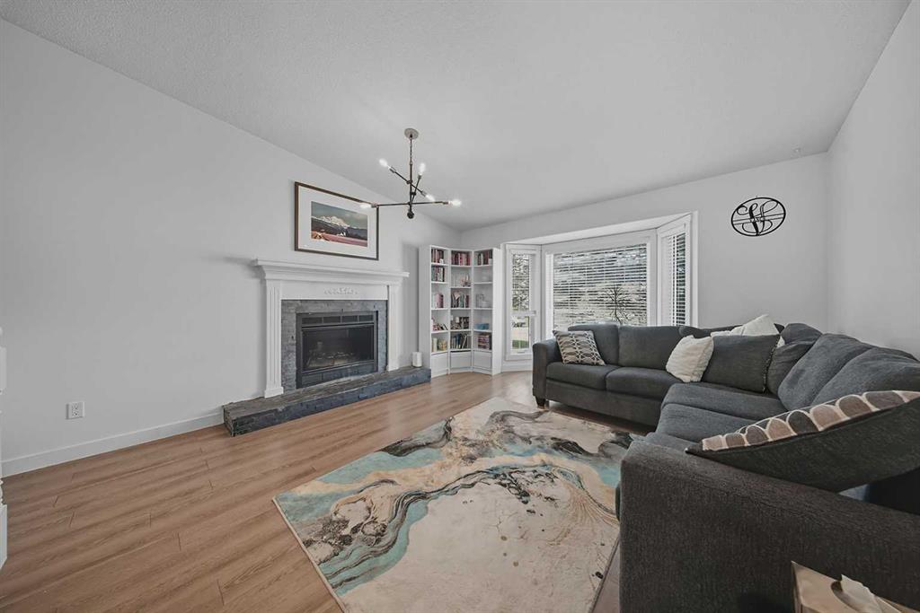 Picture for 39 Denison Crescent  https://www.cirrealty.ca/reb/cara/4/A2266944_8.jpg
