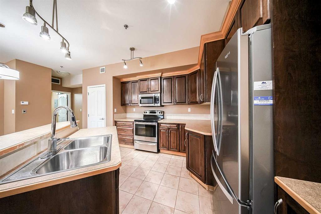 Picture for 207, 5040 53 Street 