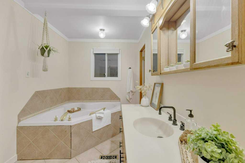 Picture for 4535 47 Street 