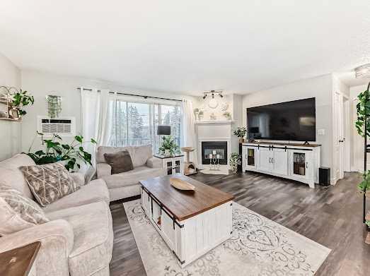 Picture for 314, 5326 47 Avenue 