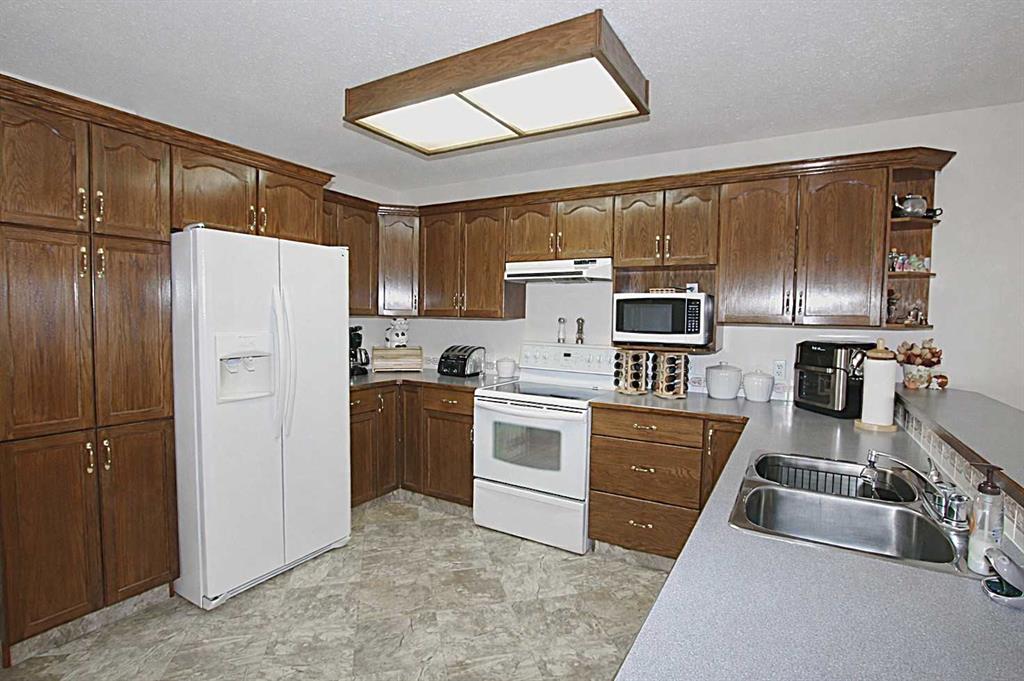 Picture for 4606 43 Street 