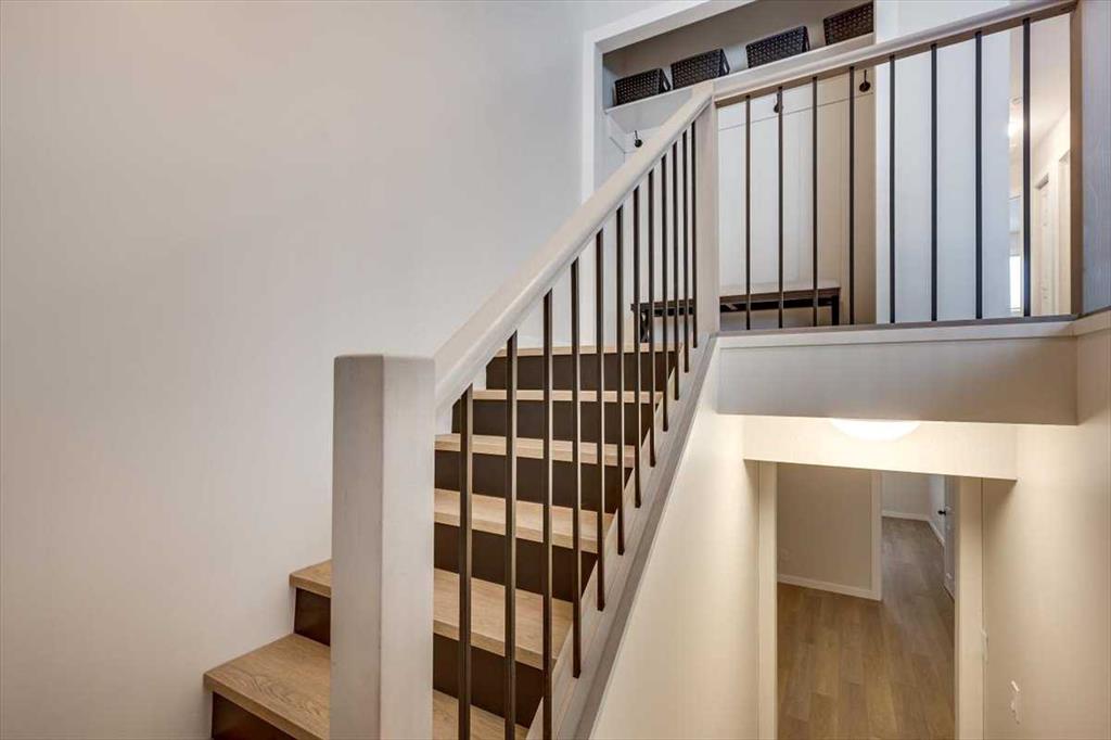 Picture for B, 5913 52 Avenue 