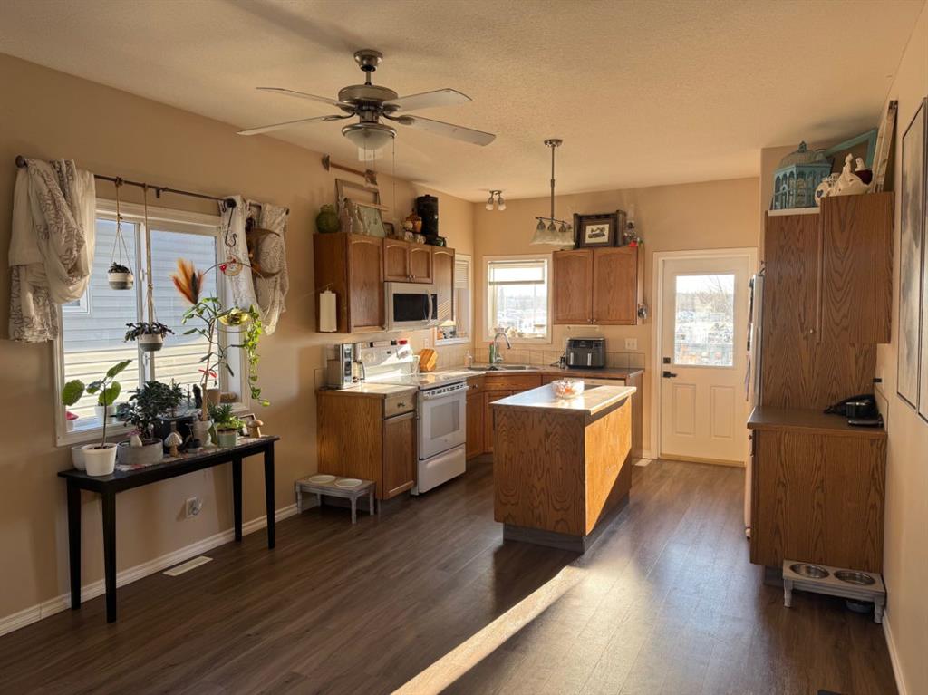 Picture for 4513 44 Avenue Close  