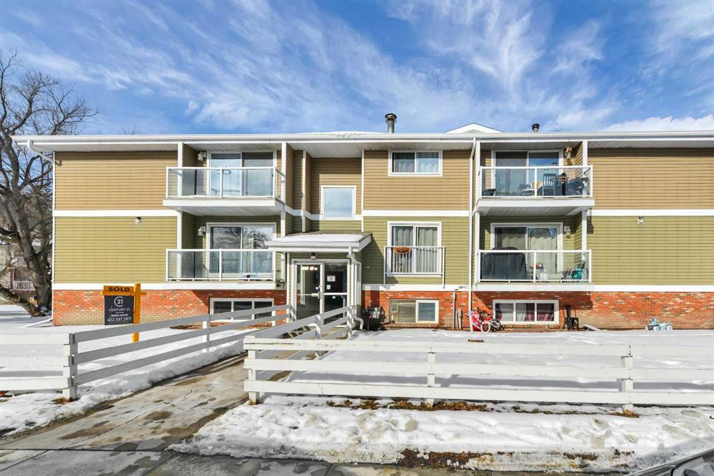 Picture for 305, 5812 61 Street 