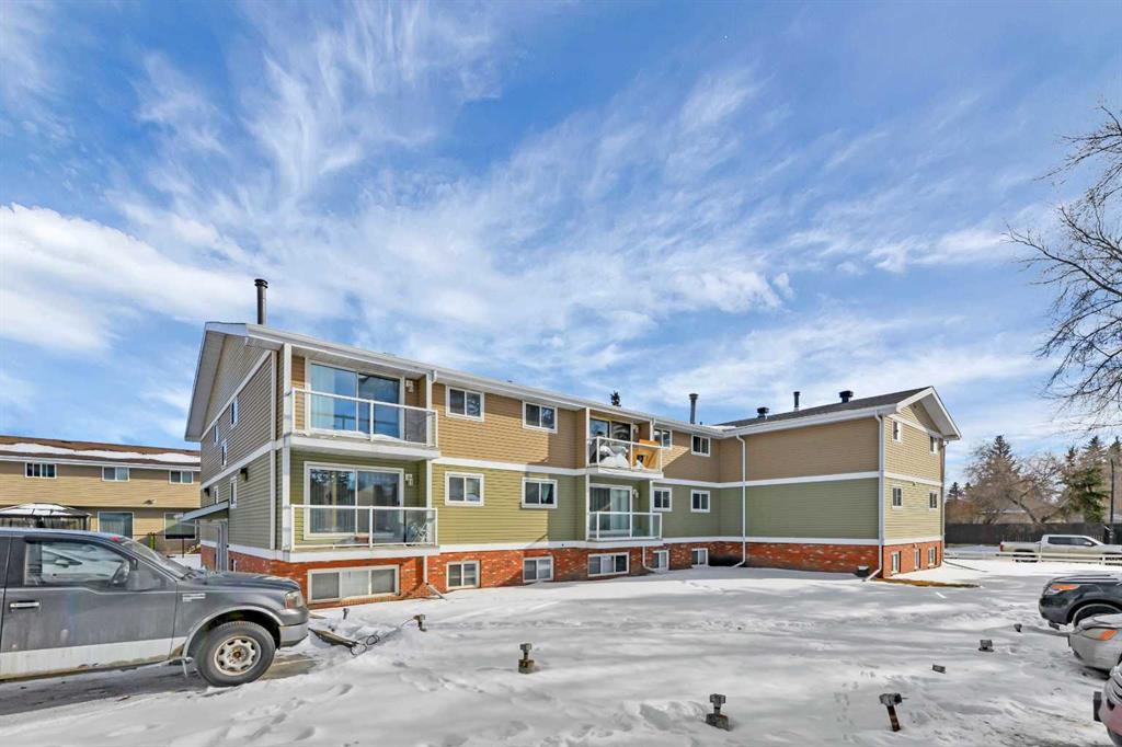 Picture for 305, 5812 61 Street 