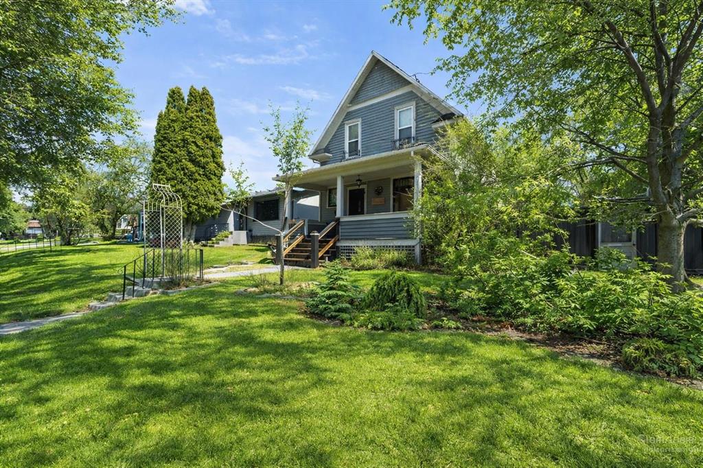 Picture for 4821 52 Street 