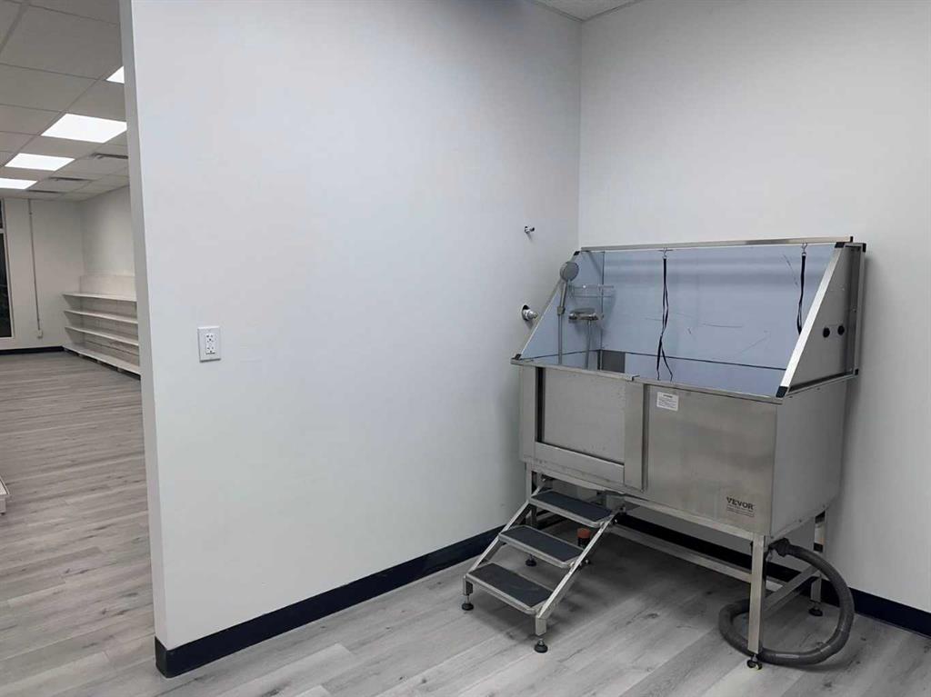 Picture for 107, 6102 29 Avenue 