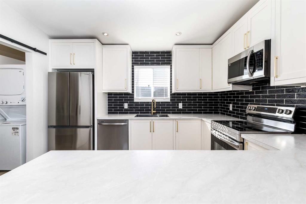 Picture for 200, 5344 76 Street 