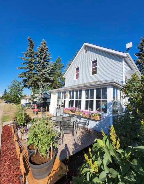 Picture for 5016 51 Street 