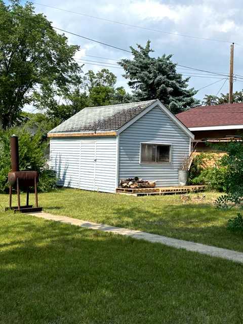 Picture for 5016 51 Street 