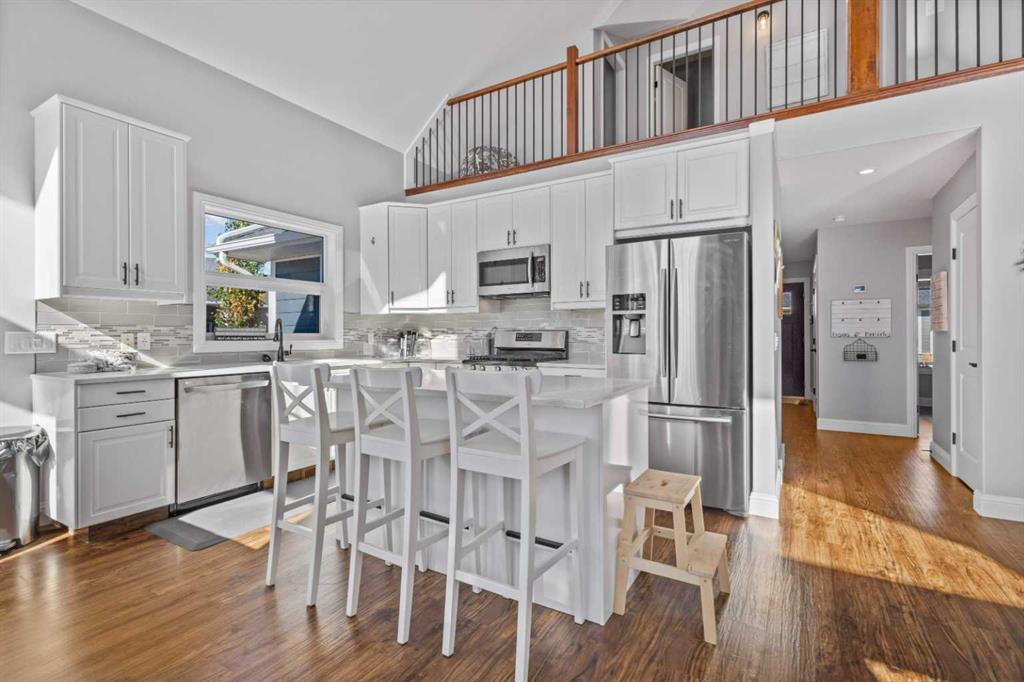 Picture for 7039, 35468 Range Road 30  