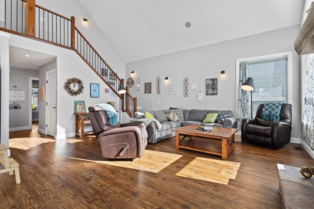 Picture for 7039, 35468 Range Road 30  