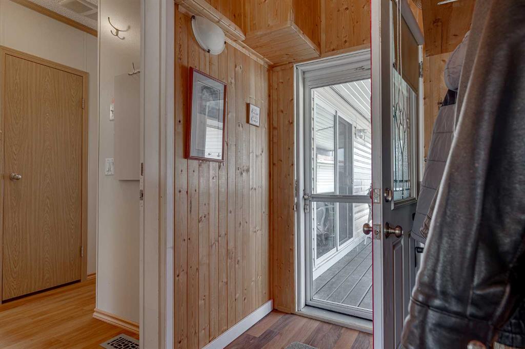 Picture for 29, 10042 Township Road 422  